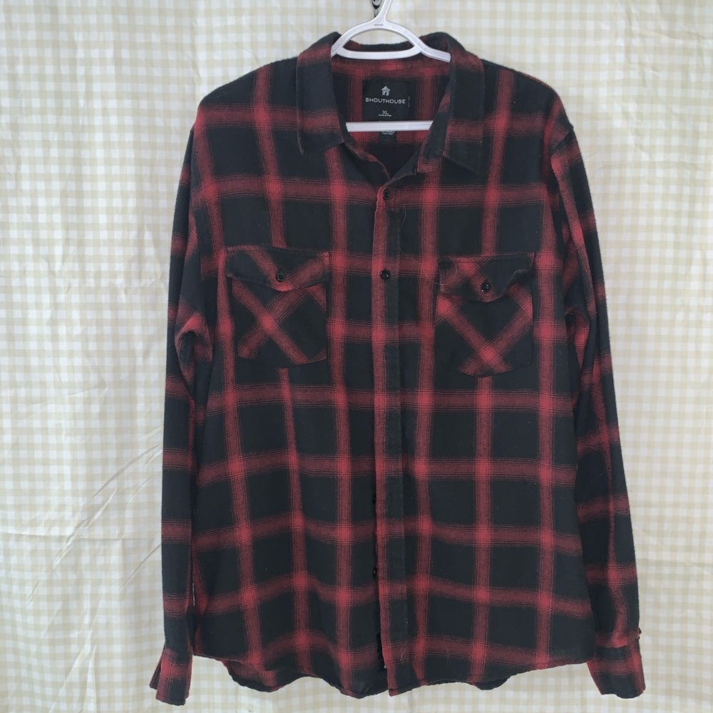 Shouthouse long sleeve button up Black/Red plaid